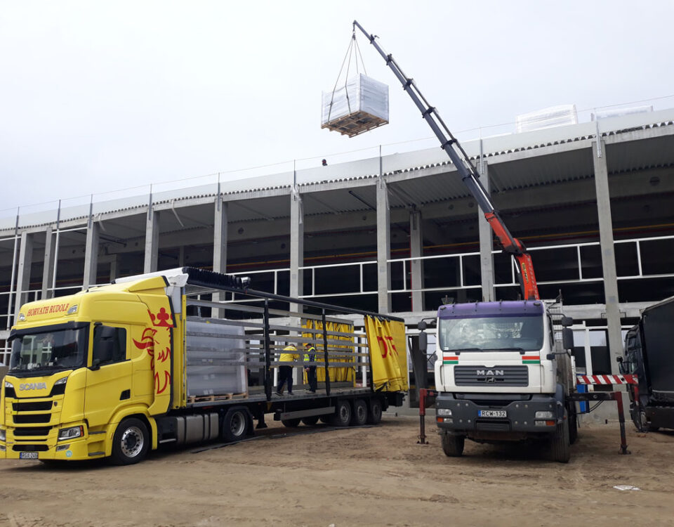 Építőanyag szállítás Budapesten – amikor az építőanyag egy épülő mélygarázsba megy - fixesdaru.hu